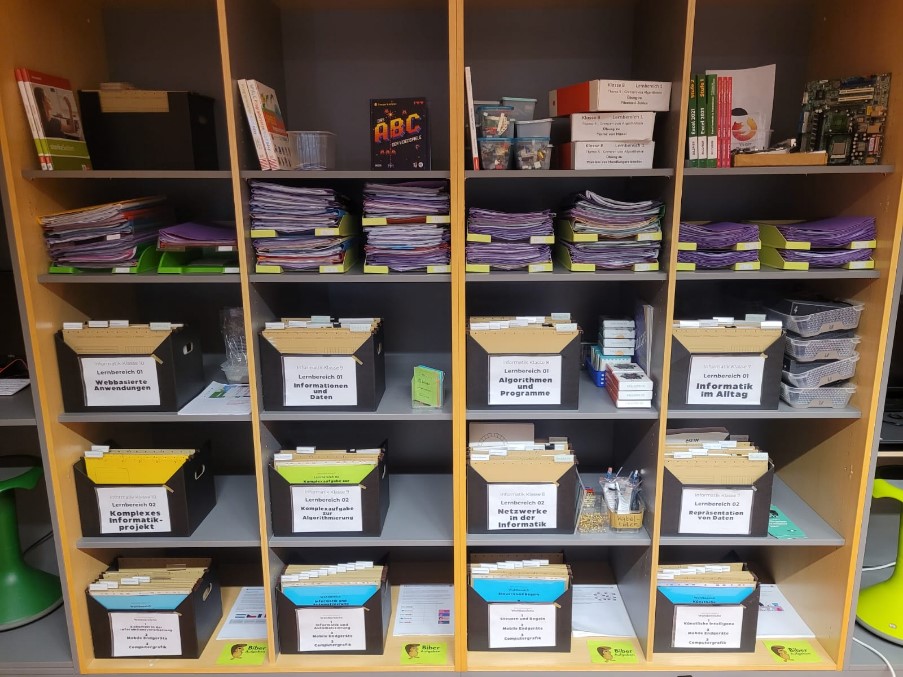 Selbststndig lernen im analogen und digitalen Informatik-Fachraum - Oberschule Carl Friedrich Gauߓ